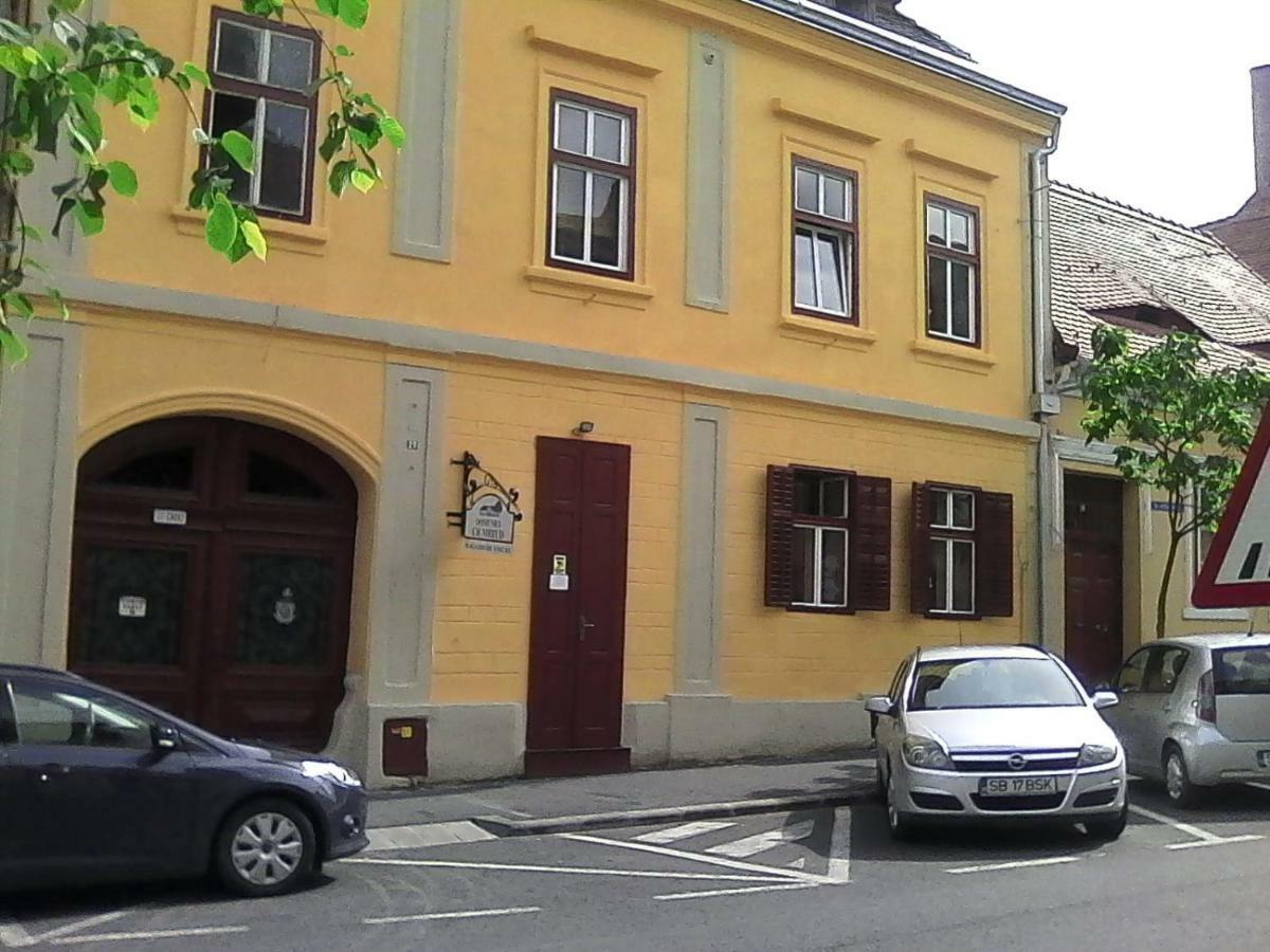 Blue House Apartment Sibiu Luaran gambar